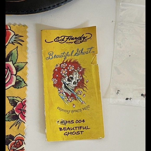 Ed Hardy Black and Red Sunglasses with Floral Case - Picture 10 of 16